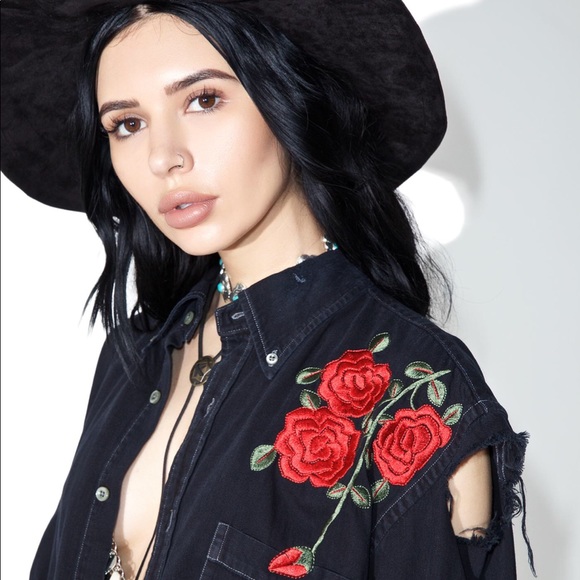 LAST CHANCE 🚨 Vintage embroidered button up - Picture 6 of 7